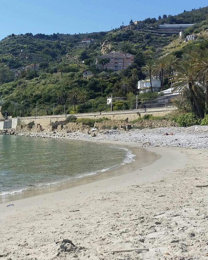 086 - Sunshine Home, 5 Minuti Dalla Spiaggia - Parcheggio Privato Gratis Incluso Ospedaletti Bagian luar foto