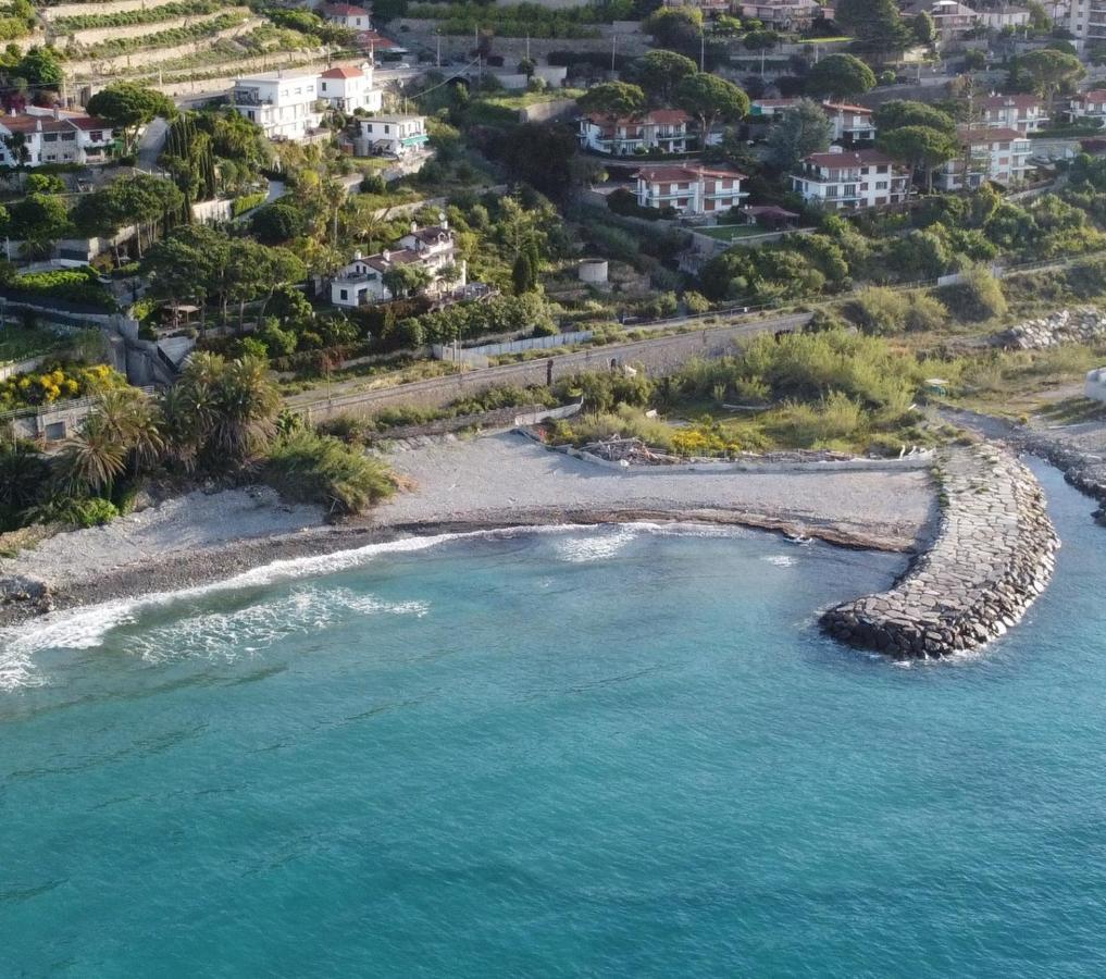 086 - Sunshine Home, 5 Minuti Dalla Spiaggia - Parcheggio Privato Gratis Incluso Ospedaletti Bagian luar foto